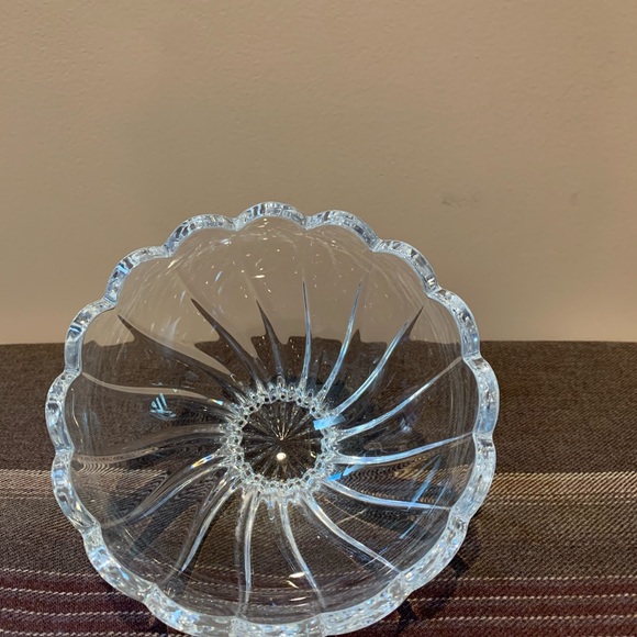 Mikasa Elegant Clear Glass Bowl - Picture 3 of 5